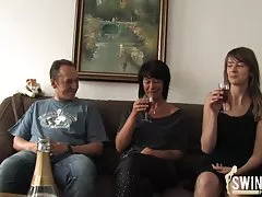 Devote teen on the chain gives blowjob